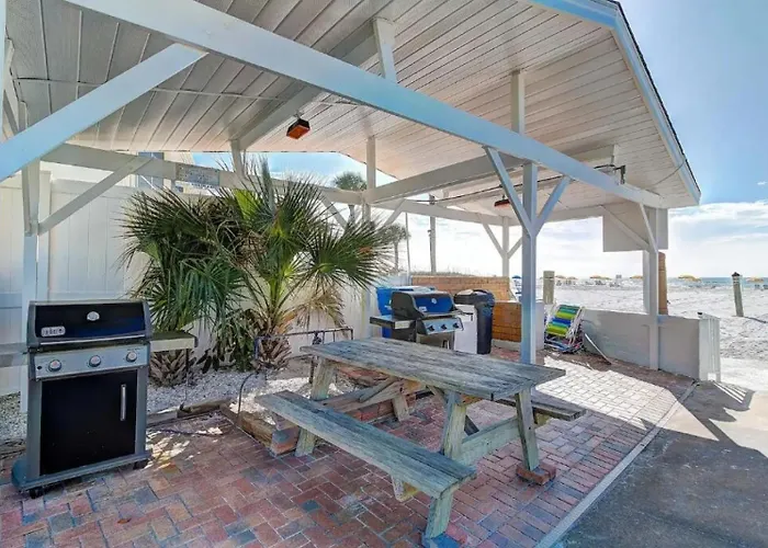 Beachfront Getaway In Siesta Key