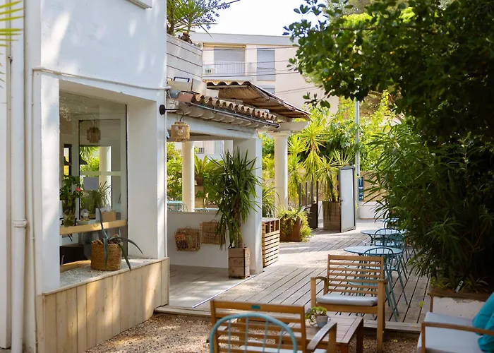 L'Oasis Hotel