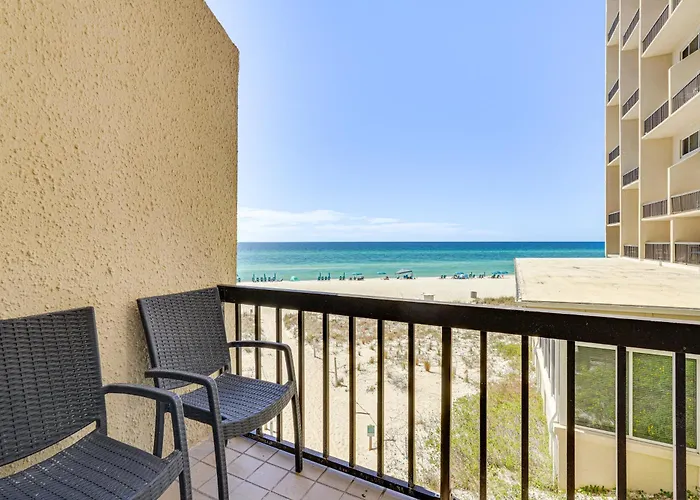 Beachfront Panama City Condo W/ Balcony + Views!