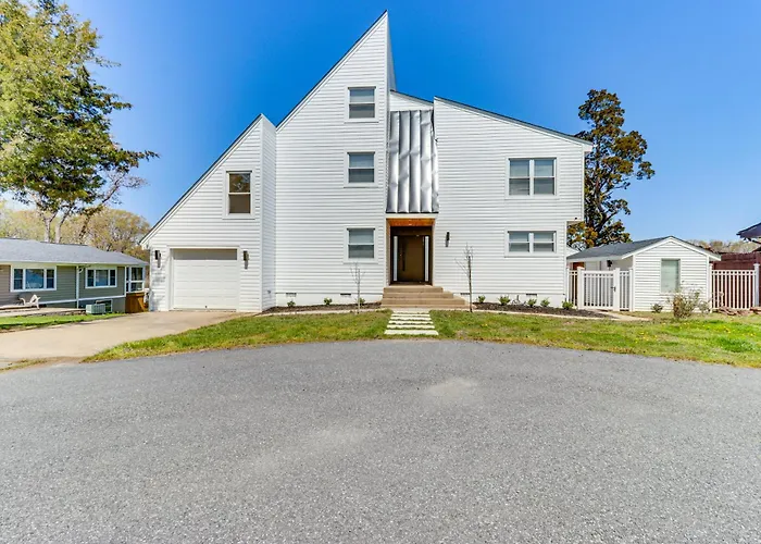 White Sail On The Potomac - Coastal Modern