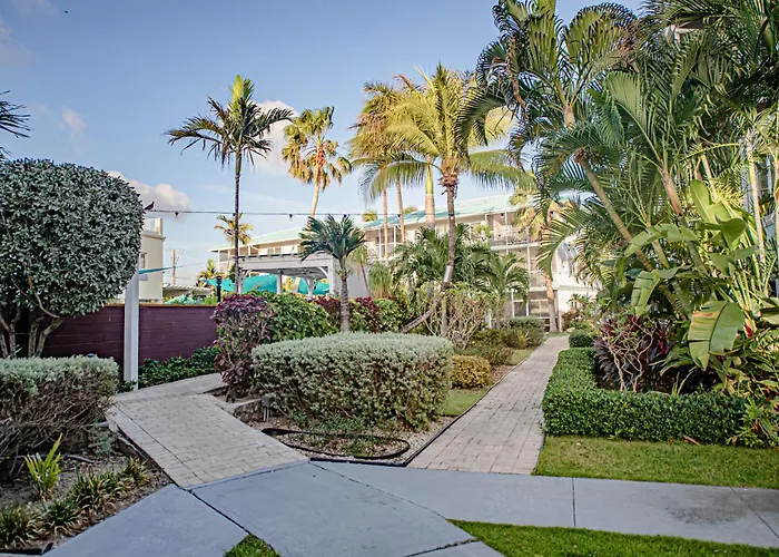 7Mile Beach Resort & Club
