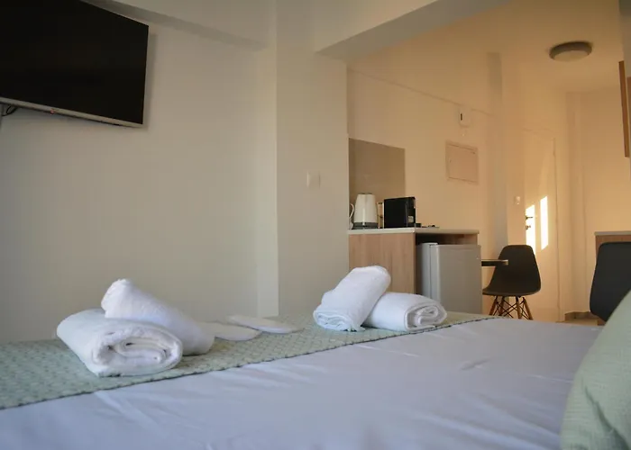 Green Bay Suites