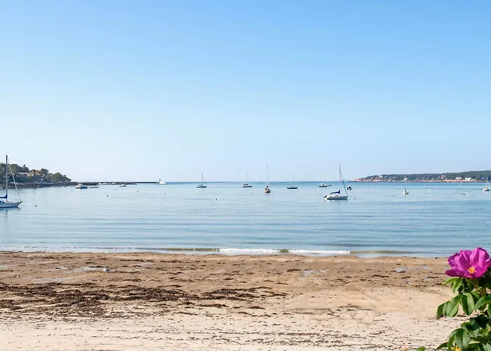Stay At Niles Beach