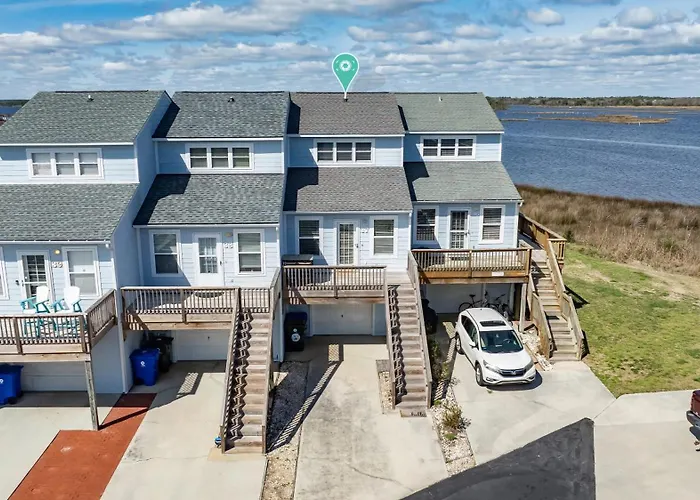 Amazing Sound View Home With Pool