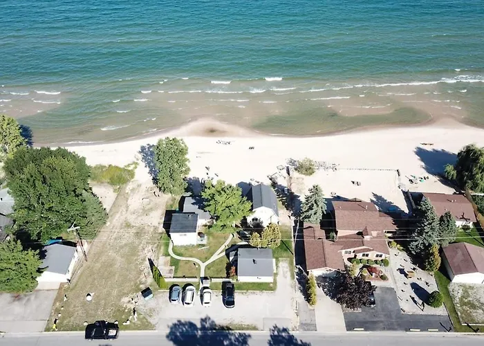 Beach Club Of Oscoda - The Lakeshore Cottage