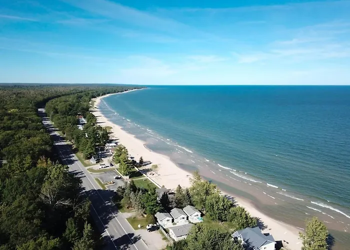 Beach Club Of Oscoda Captains Watch On The Lake