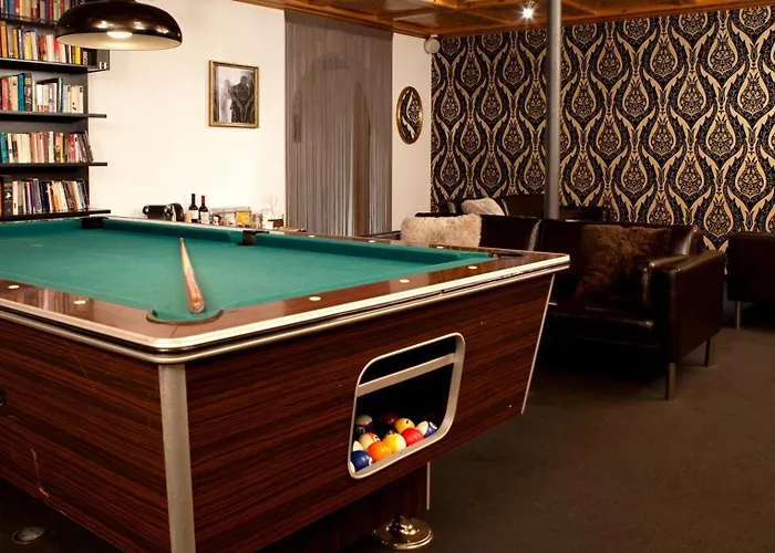 Arena Lodge