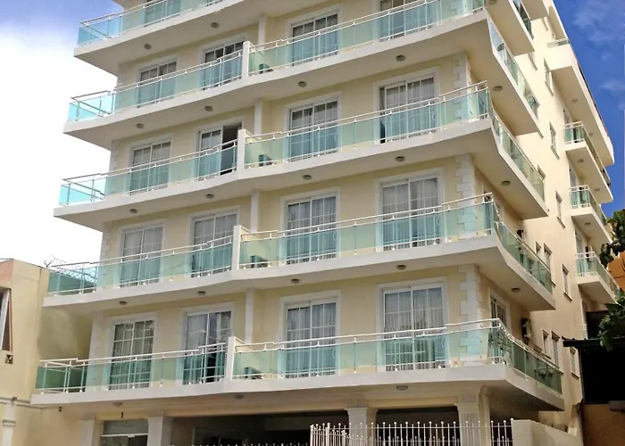 Hotel Shakey