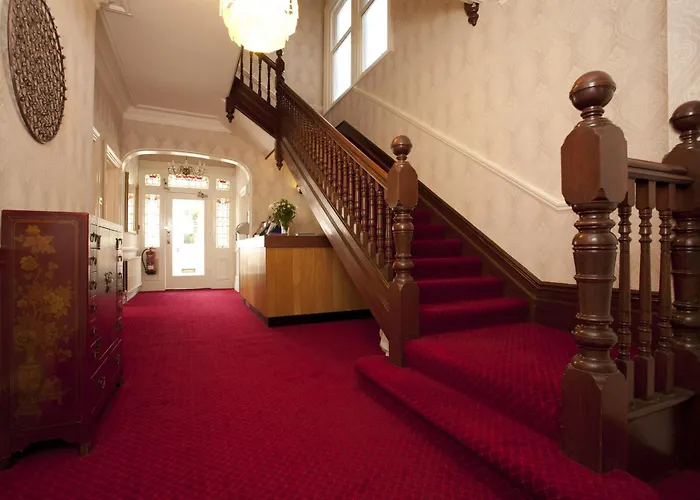 Denewood Hotel
