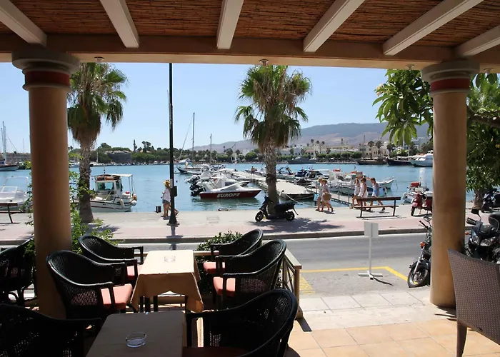 Astron Hotel