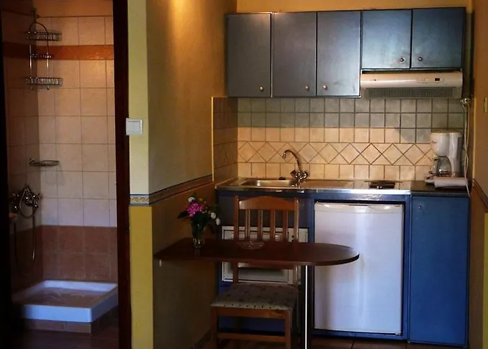Alexandros Studios & Apartments