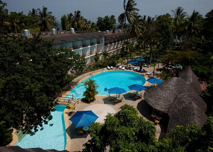 Travellers Beach Hotel & Spa