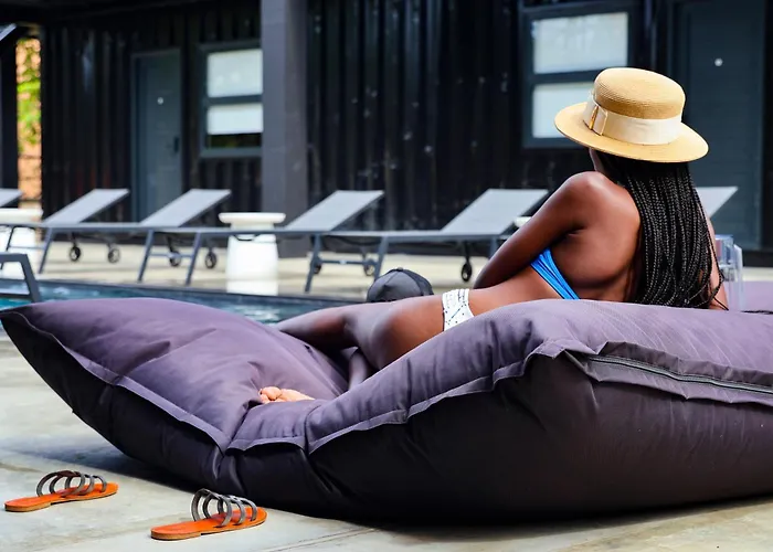 Boxo Diani - Unique Beach Front Container Eco-Hotel