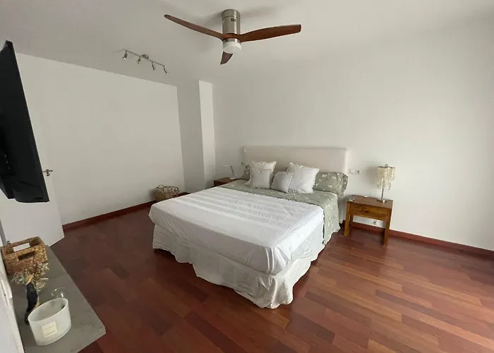 Tokyo Rooms (El Playazo) - Habitación PREMIUM con baño privado