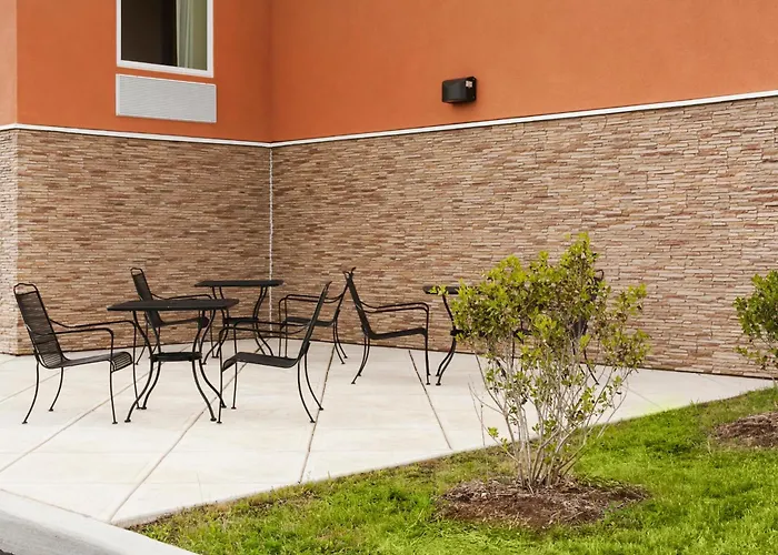 Days Inn By Wyndham Watertown Fort Drum