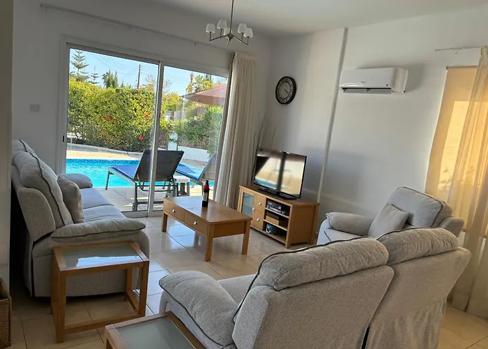 Coral Bay Sunbeam Villa - No Car Needed!