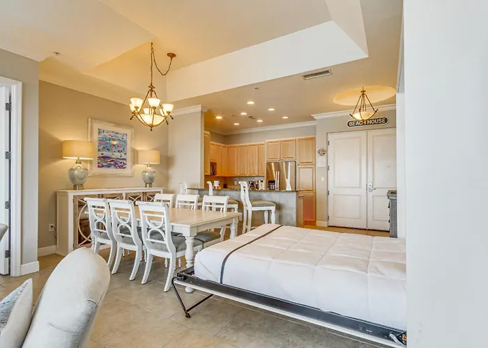 Pensacola Beach Penthouse W/ View + Pool Access!