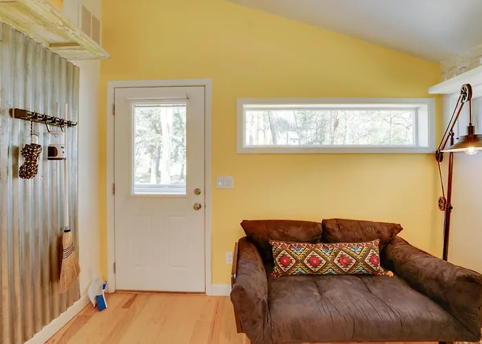 4-Season Gold Coast Cottage, 2 Mi To Winter Sports