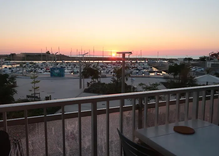 Studio Valras vue Port et Mer, Wi-Fi gratuit, Parking box fermés inclus