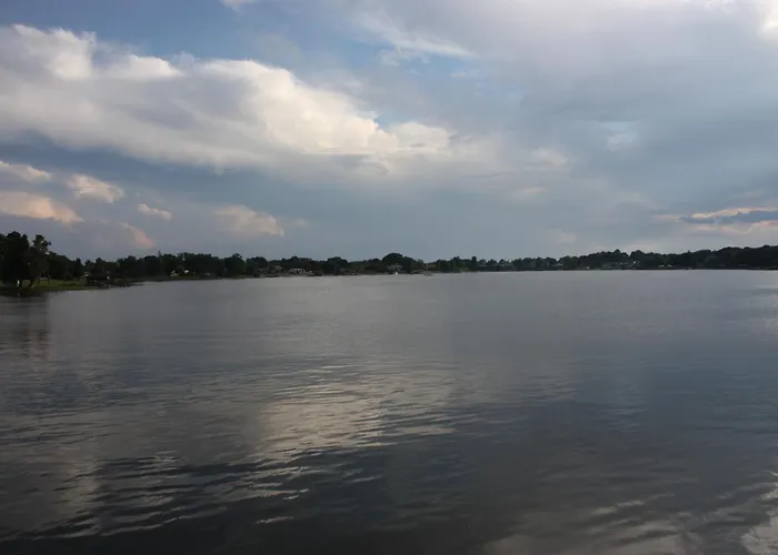 Lake Roy Beach Inn - Winter Haven