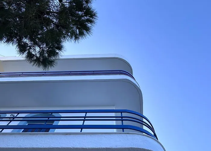 Sea-Front Cozy Apartment