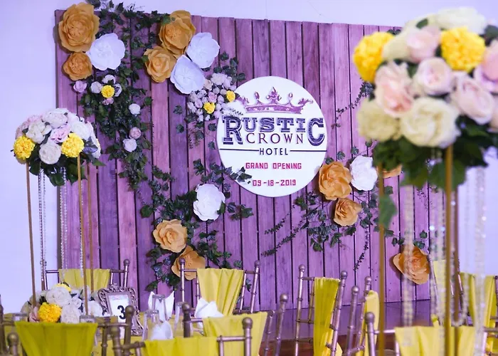 Rustic Crown Hotel