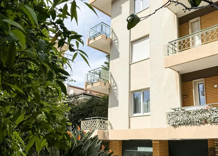 Casa Febo, In Centro Con Parcheggio Privato A 200 Mt Dal Mare