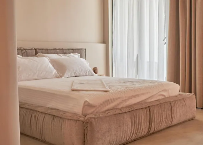 Azar Luxury Suites