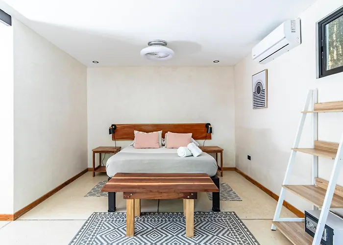 Believe Surf & Yoga Lodge Santa Teresa