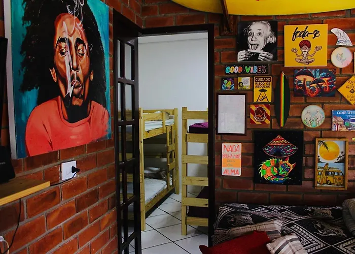 Canoa Roots Hostel & Camping