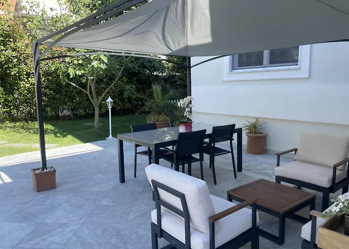 Villa Bianca A Few Steps By The Sea With Exclusive Garden & Jacuzzi