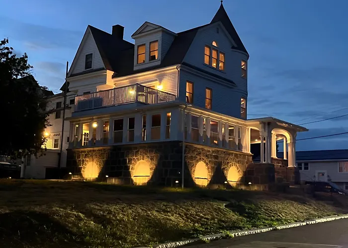 Forever Green Manor - 6 Bedroom - Stunning Ocean Views