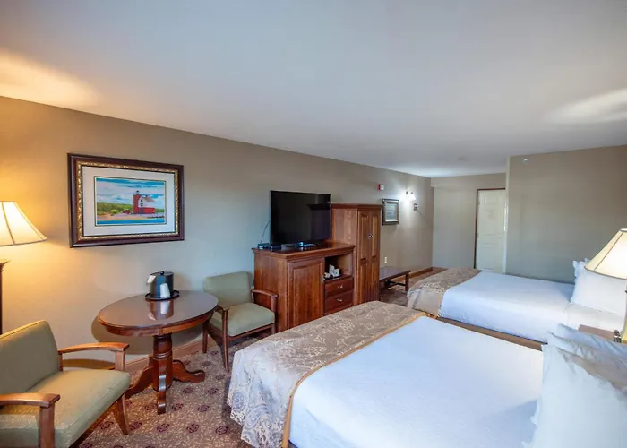 Hamilton Inn Select Beachfront Mackinaw City