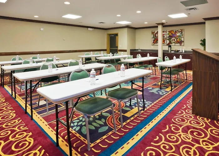 Holiday Inn Express Hotel & Suites Birmingham - Inverness 280 By Ihg