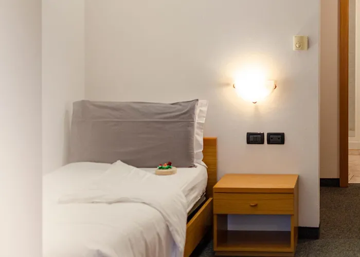 Flos Hotel