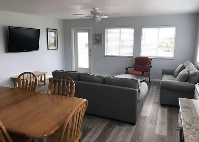 Beachgate Condosuites And Oceanfront Resort