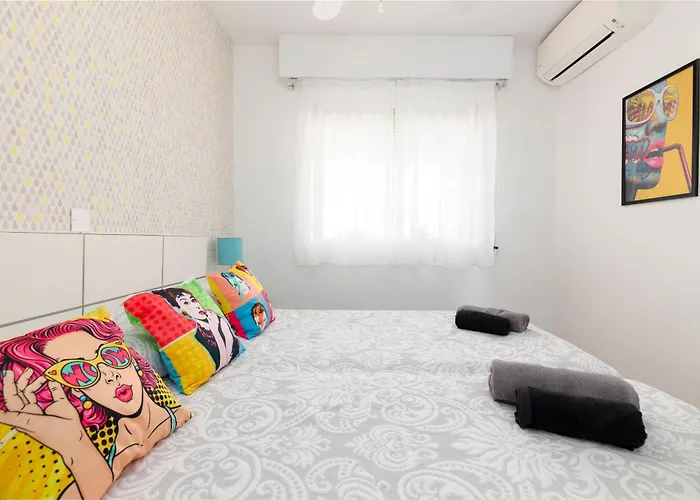 Gandia Vintage Retro Apartment