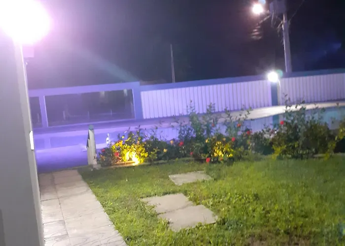 Apartamento 101 com vista da piscina e mar