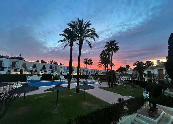 Casa Brisa Vera Costa con piscina abierta todo el año