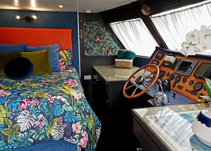 Jasmine Coral Jay Boutique Boatel Ocean Village