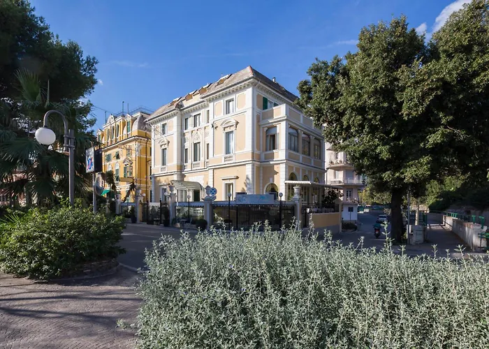 Ena Hotel