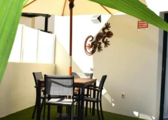 Bungalow La Palmera: Beachfront with Pool View