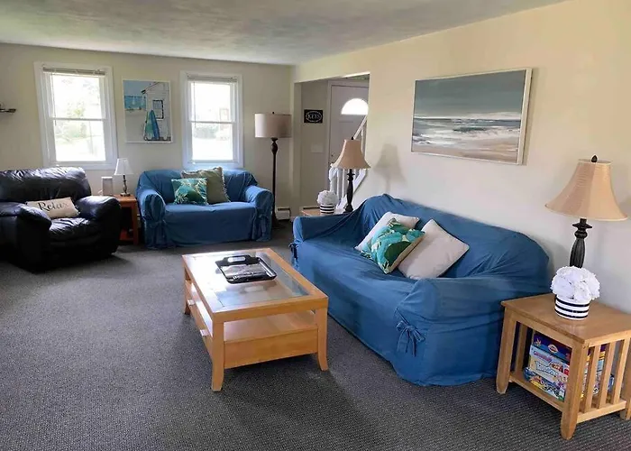 Spacious 5Br Beach House Vacation-Walk To Scarborough!