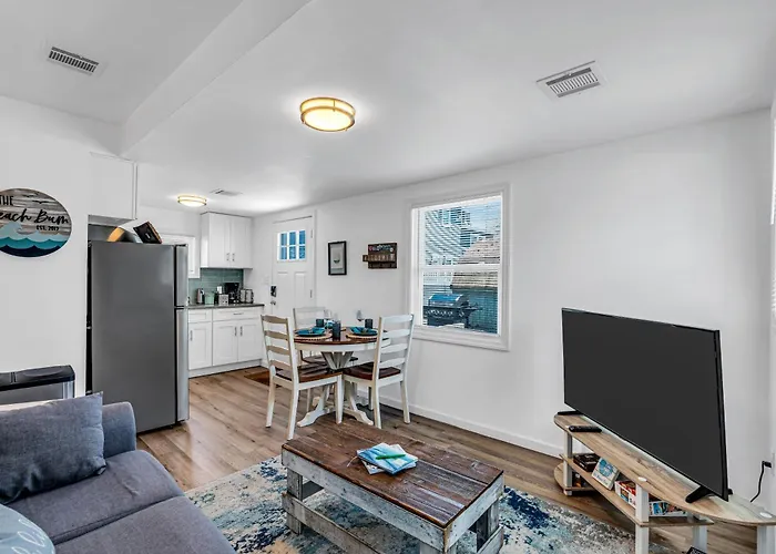 Belmar Beach Bungalow 35 Blocks To Sand Fire Pit, Grill, 3 Beach Badges