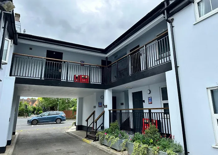 The Prince Albert Pub & Hotel With Onsite Free Parking 2 Minutes From Legoland