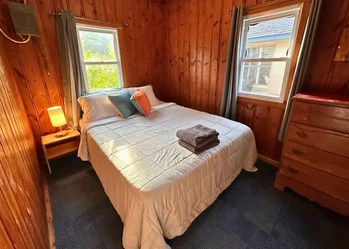 Cozy Cabin On The Beach Of Lake Huron