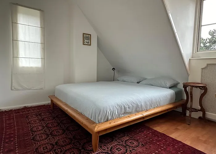 Luxury Rooms In Quiet Neighbourhood Near Beach