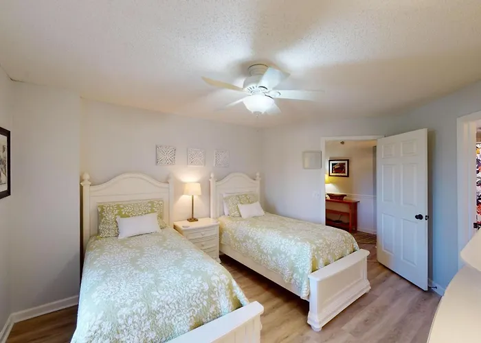 Oceanview Bliss 3Br With Pools And Beach Access