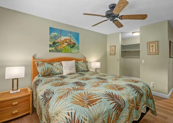 1Br 1Ba Kahala Tropical Dream, Pool, Garden View 513