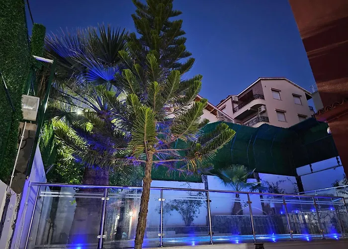 Charmante Villa avec Piscine en Bord de Mer a beni ksila